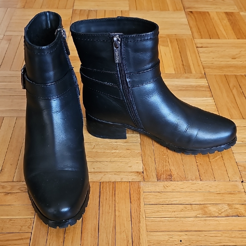 Women's Leather Shearling Lined Winter Ankle Boots. 6.5